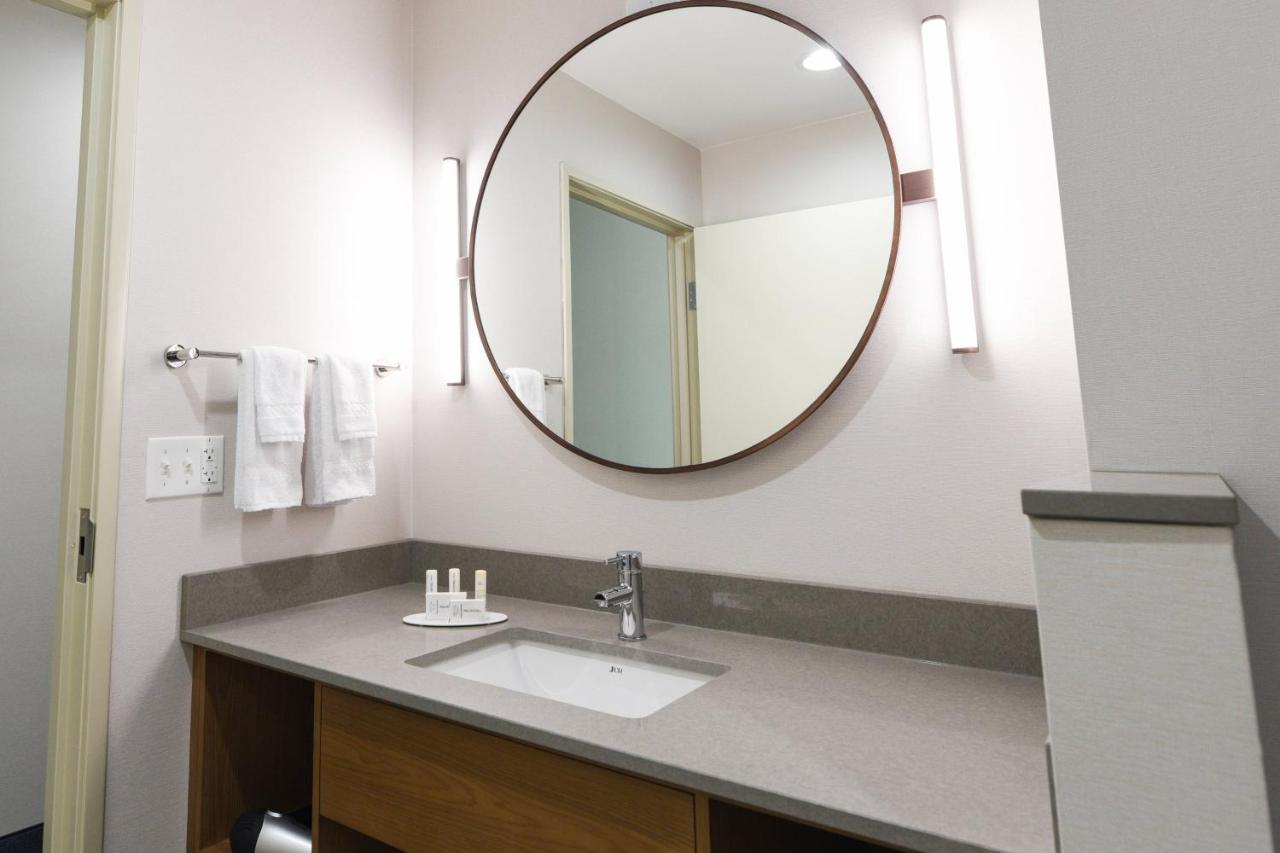 | Fairfield Inn & Suites by Marriott Ontario Rancho Cucamonga