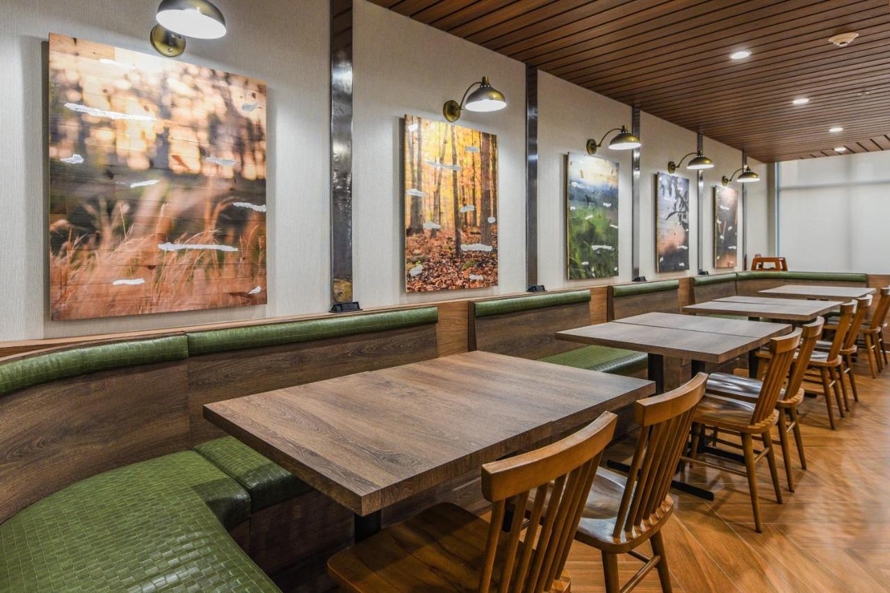 | Fairfield Inn & Suites by Marriott Ontario Rancho Cucamonga