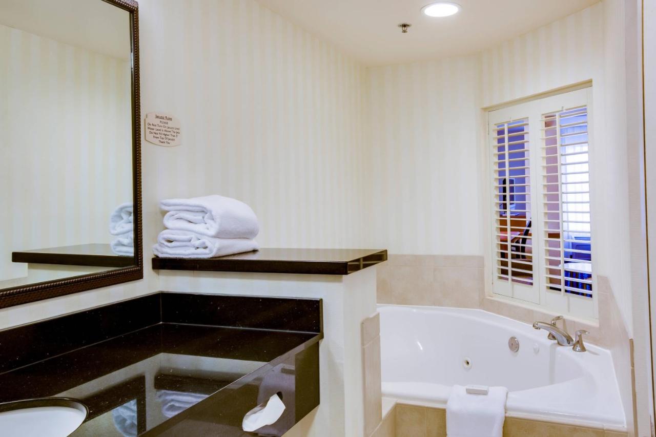 | Fairfield Inn and Suites by Marriott Titusville Kennedy Space Center