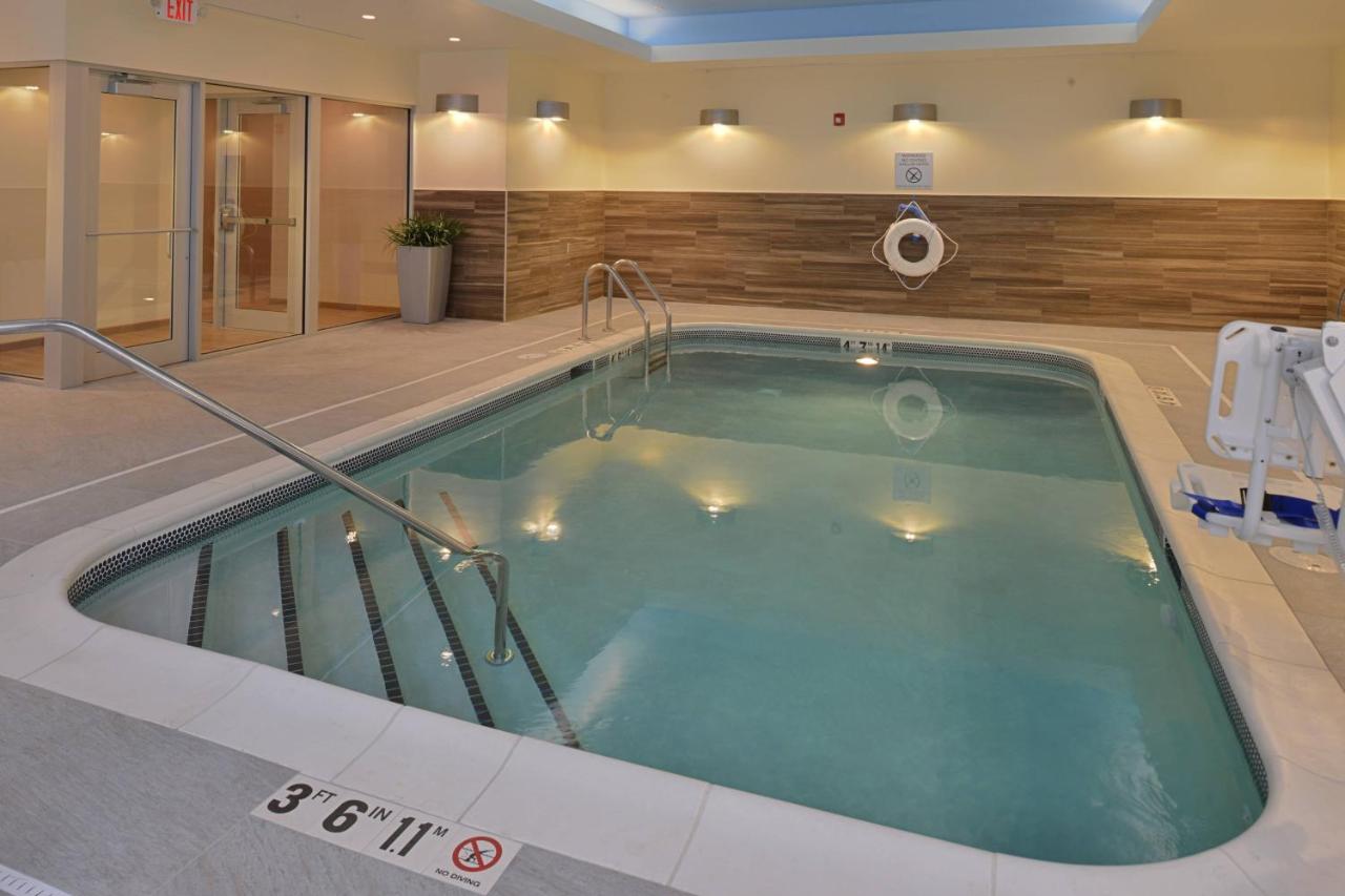 | Fairfield Inn & Suites Fremont