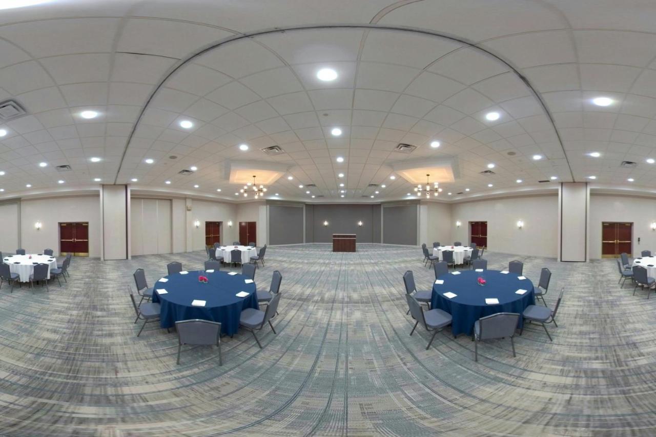 | Four Points by Sheraton Cleveland-Eastlake