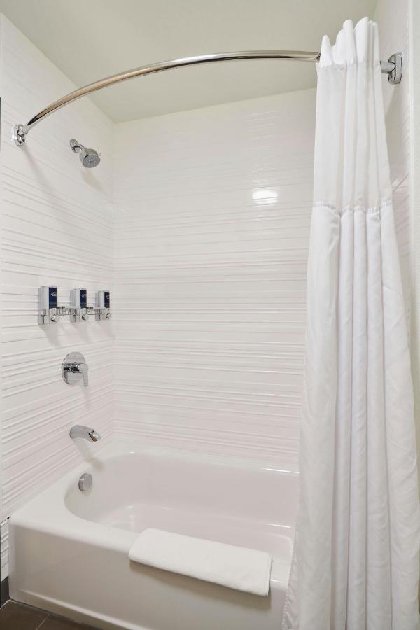  | Four Points by Sheraton Cleveland-Eastlake