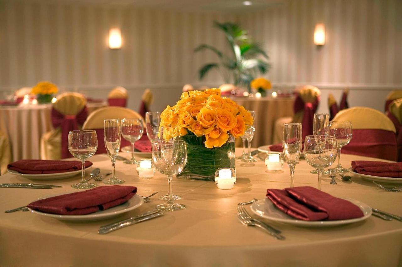 | Four Points by Sheraton Wakefield Boston Hotel & Conference Center