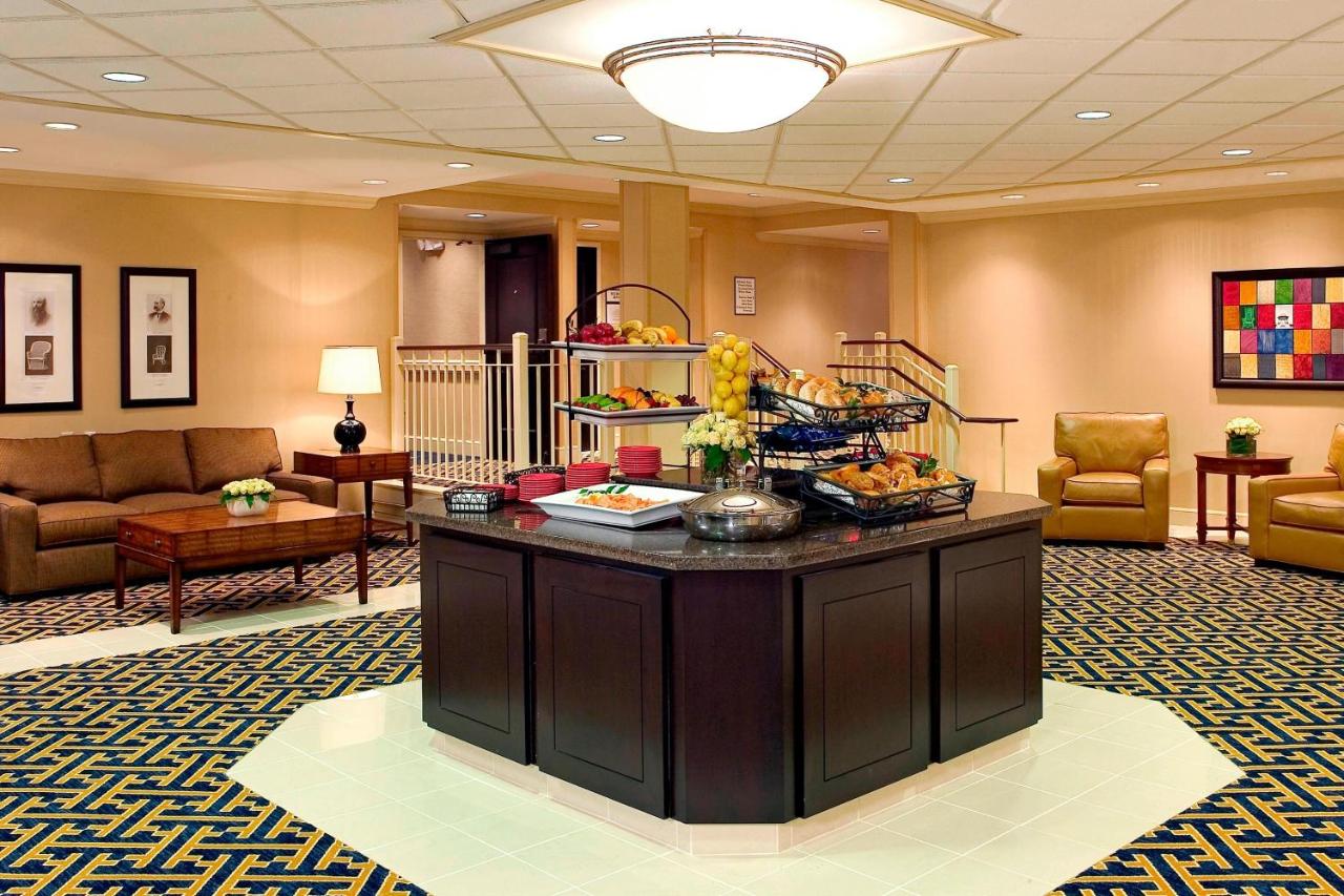 | Four Points by Sheraton Wakefield Boston Hotel & Conference Center