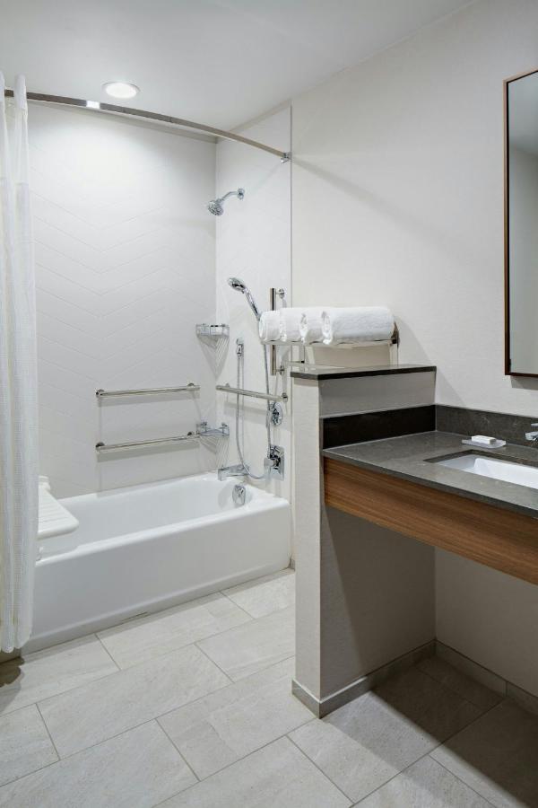 Guest Room, 1 King at Fairfield Inn & Suites by Marriott Fayetteville