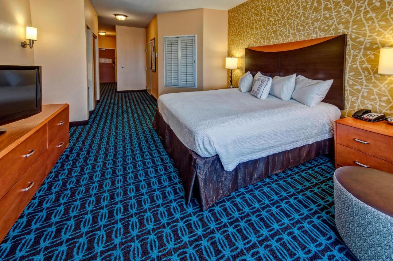 | Fairfield Inn and Suites by Marriott Weatherford