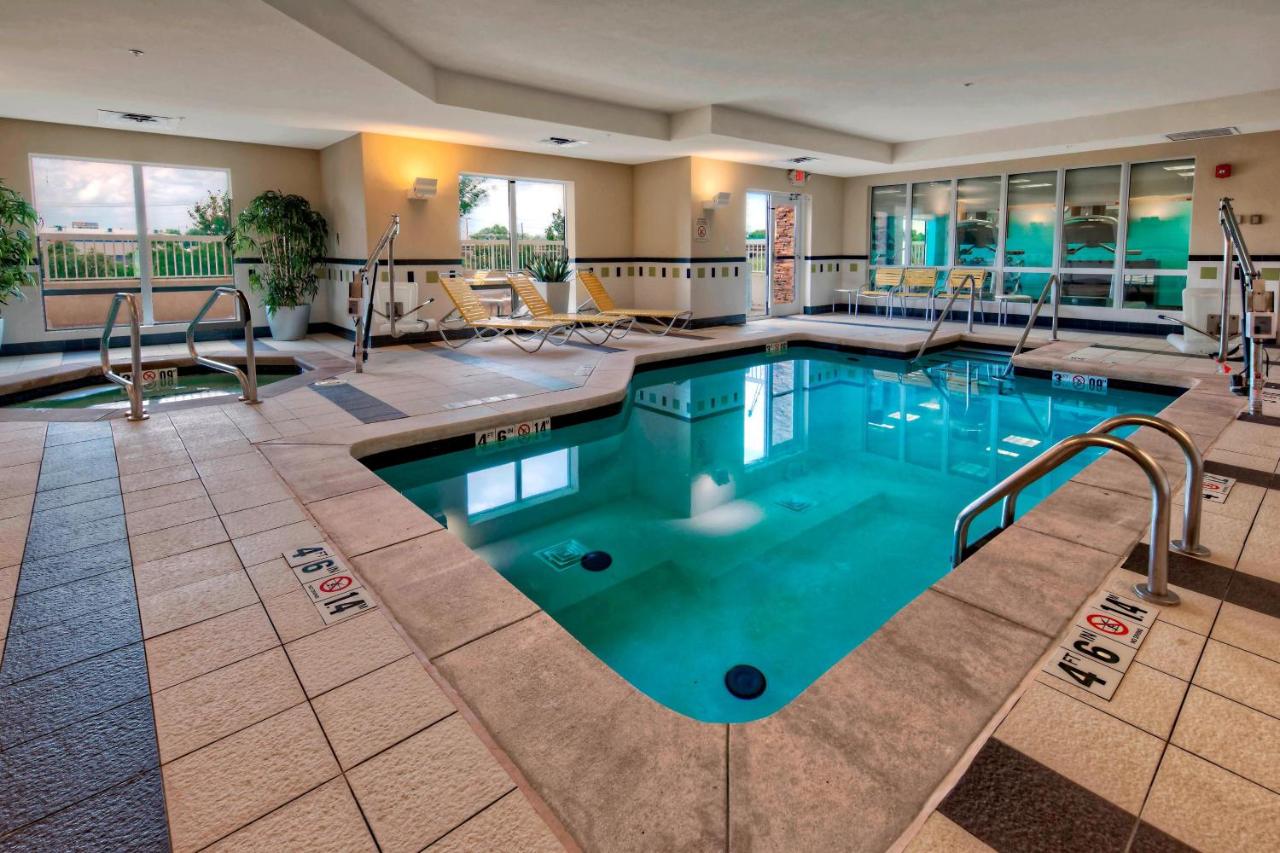 | Fairfield Inn and Suites by Marriott Weatherford