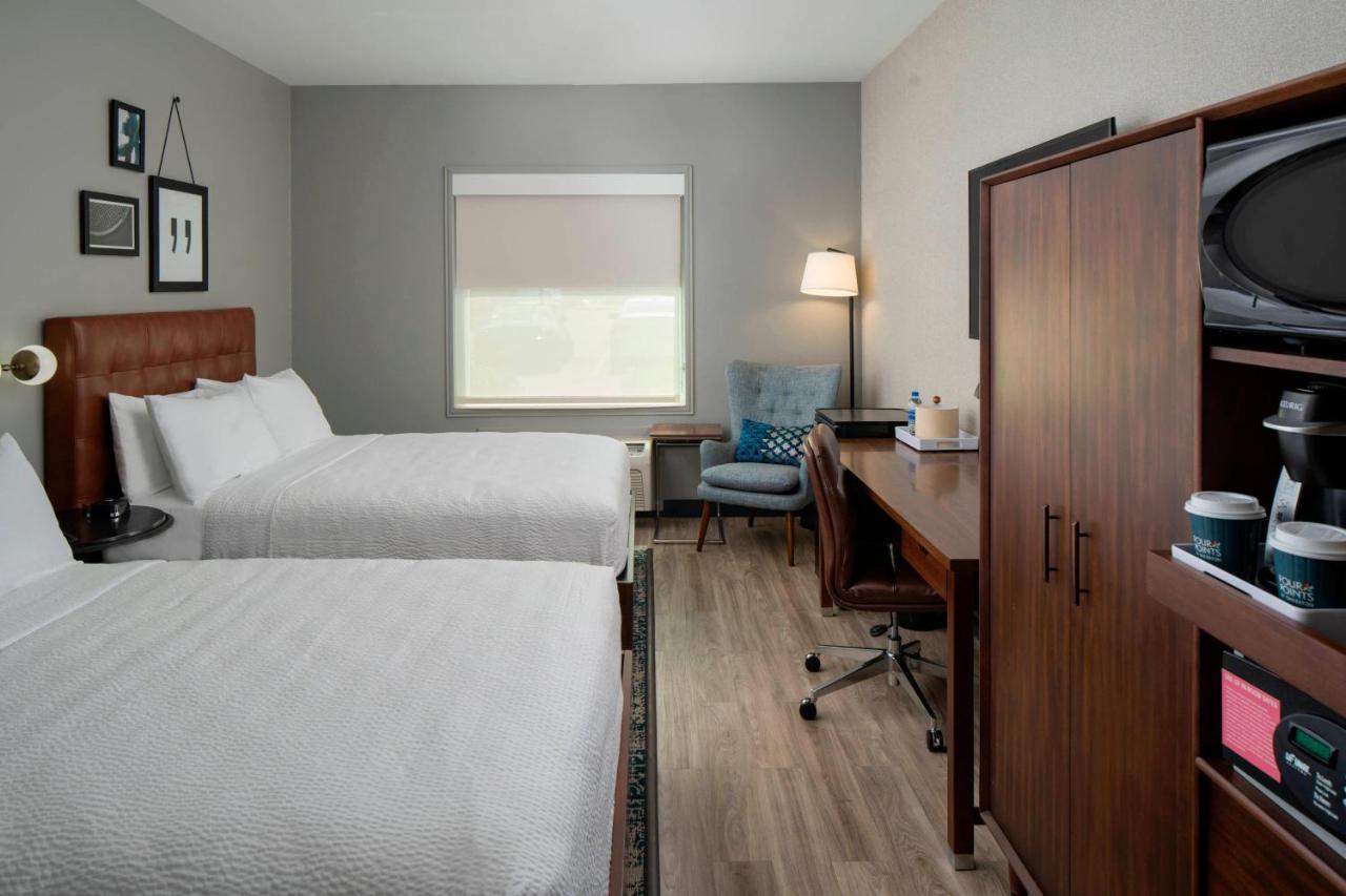 | Four Points by Sheraton Dallas Arlington Entertainment District