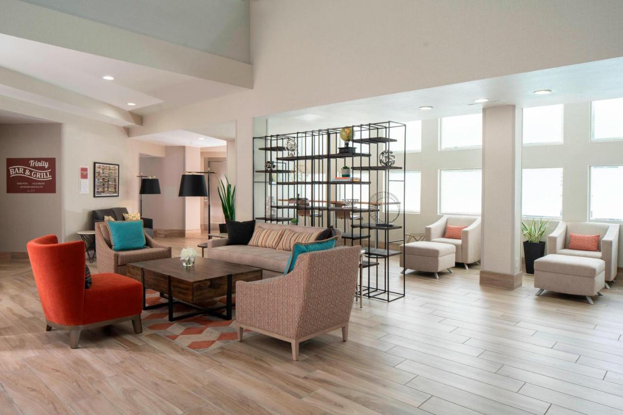 | Four Points by Sheraton Dallas Arlington Entertainment District