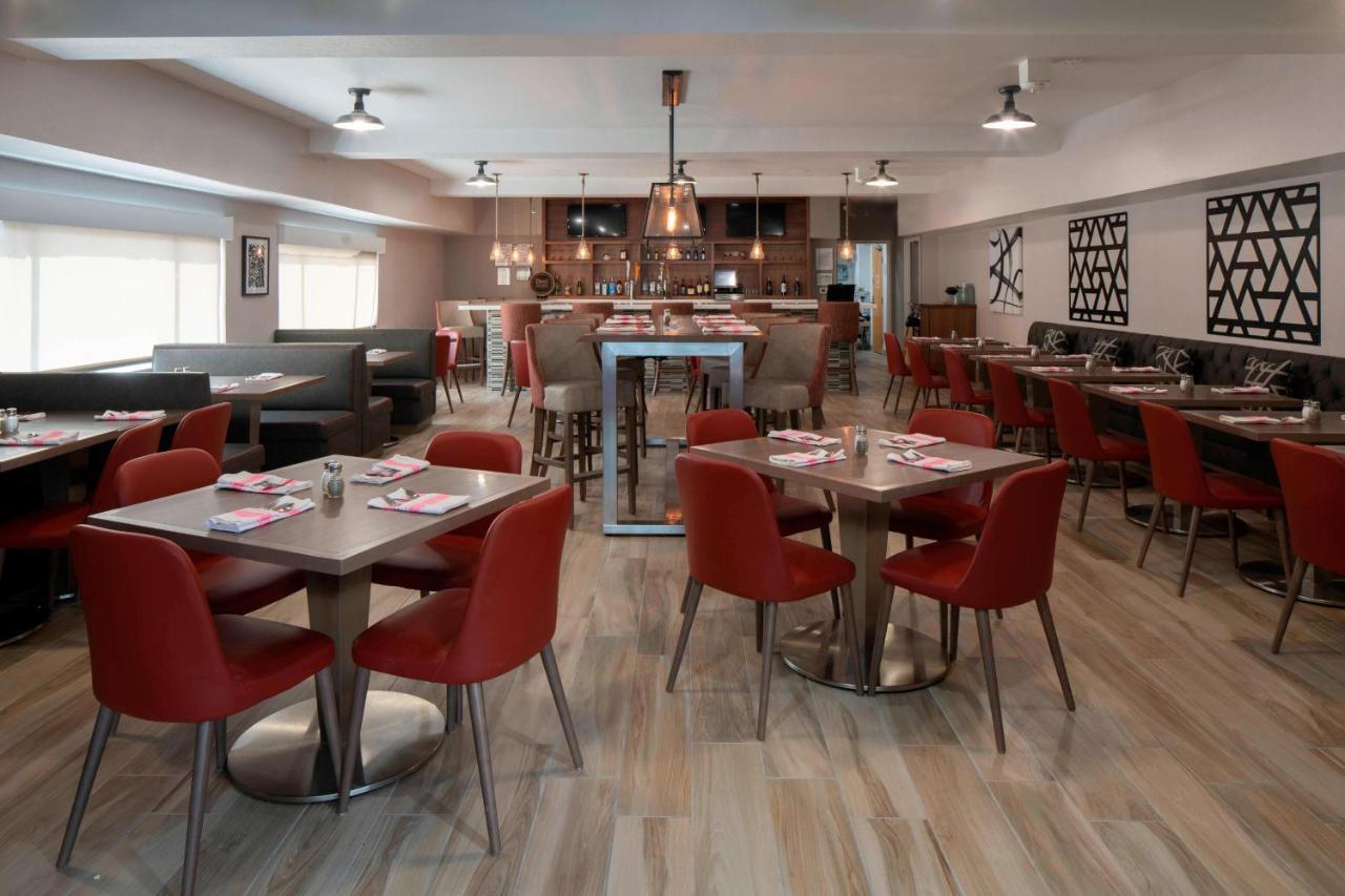 | Four Points by Sheraton Dallas Arlington Entertainment District