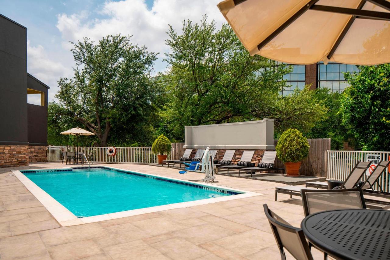 | Four Points by Sheraton Dallas Arlington Entertainment District