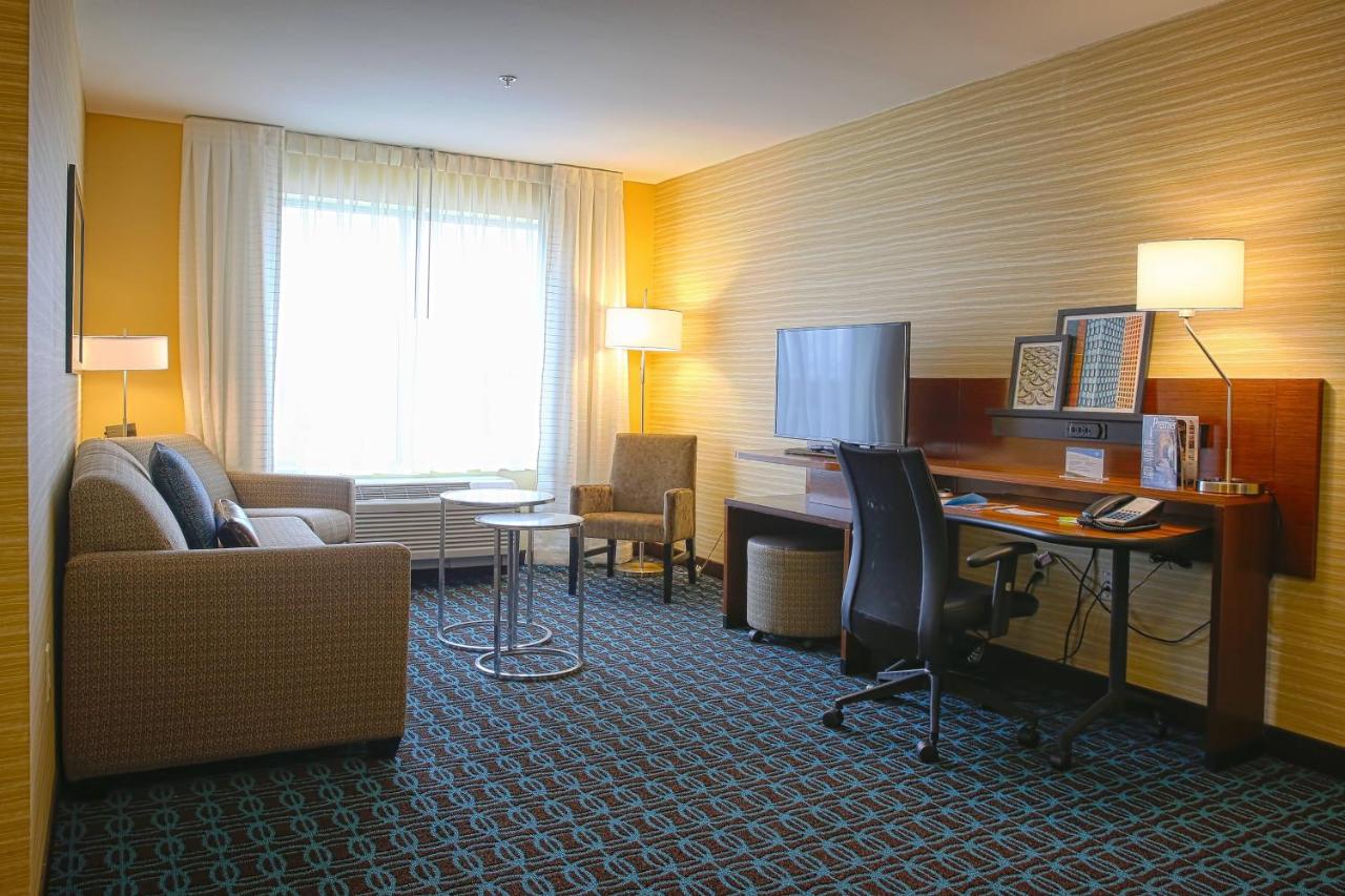 | Fairfield Inn & Suites by Marriott Madison Verona