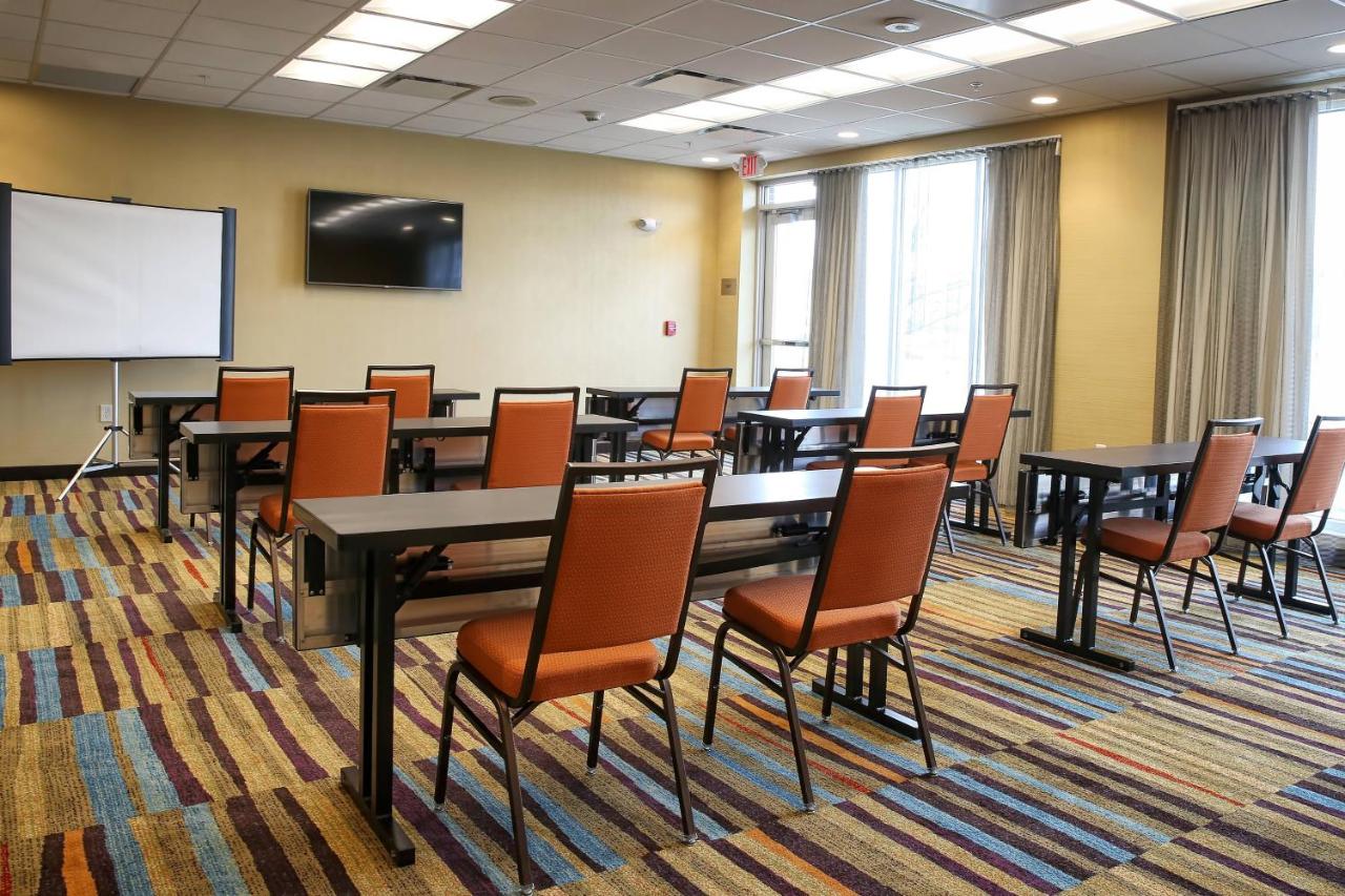 | Fairfield Inn & Suites by Marriott Madison Verona