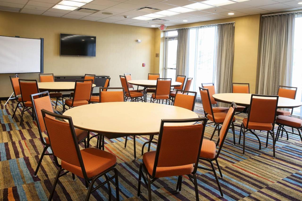 | Fairfield Inn & Suites by Marriott Madison Verona