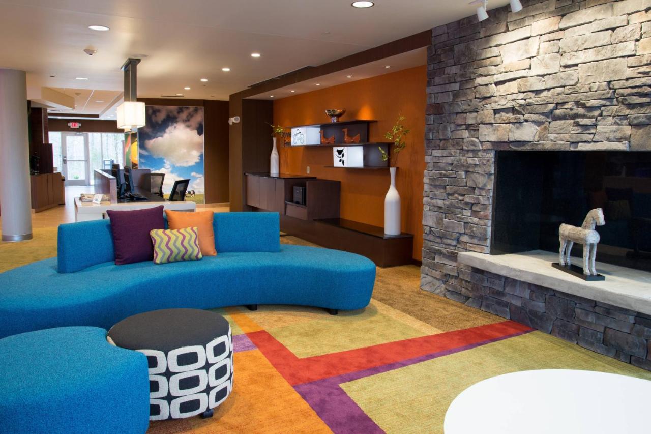 | Fairfield Inn & Suites by Marriott Dickson