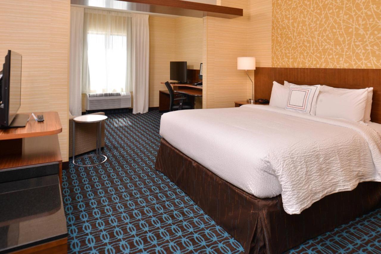| Fairfield Inn & Suites by Marriott Farmington
