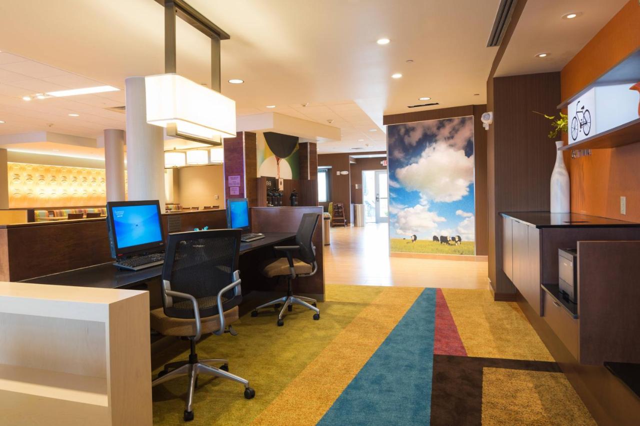 | Fairfield Inn & Suites by Marriott Dickson