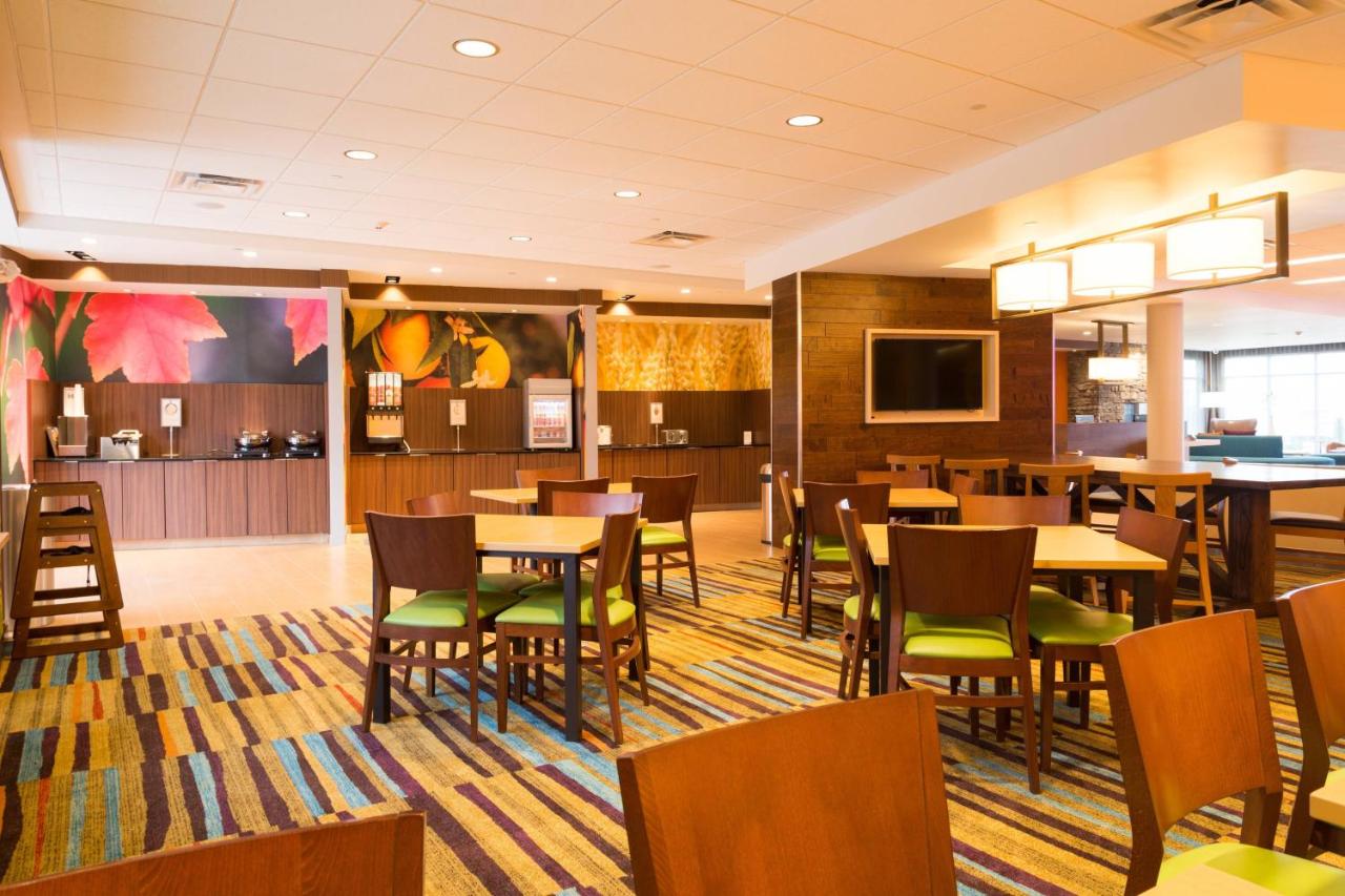 | Fairfield Inn & Suites by Marriott Dickson