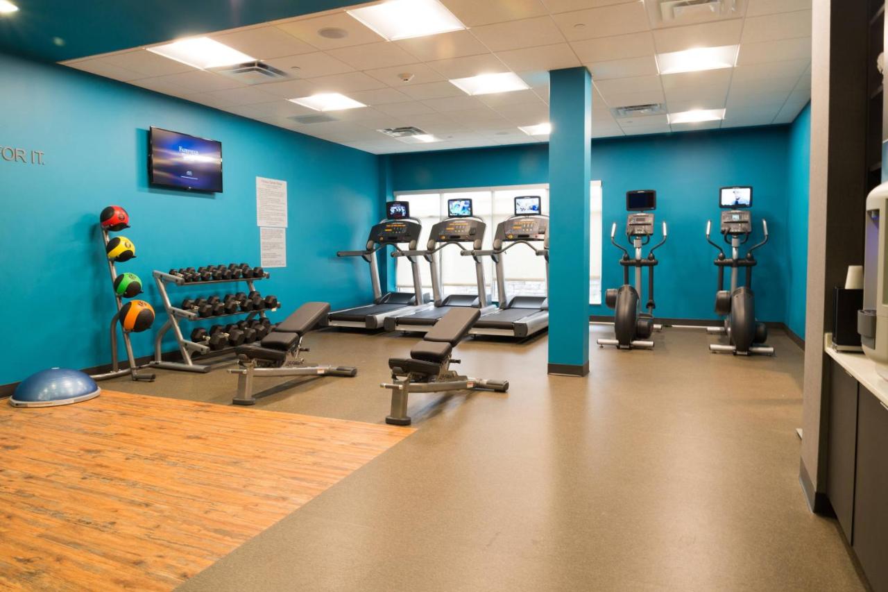 | Fairfield Inn & Suites by Marriott Dickson