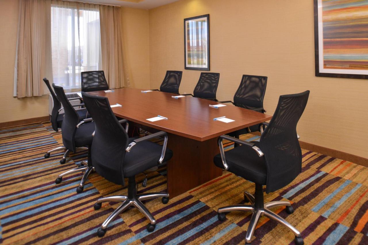 | Fairfield Inn & Suites by Marriott Farmington