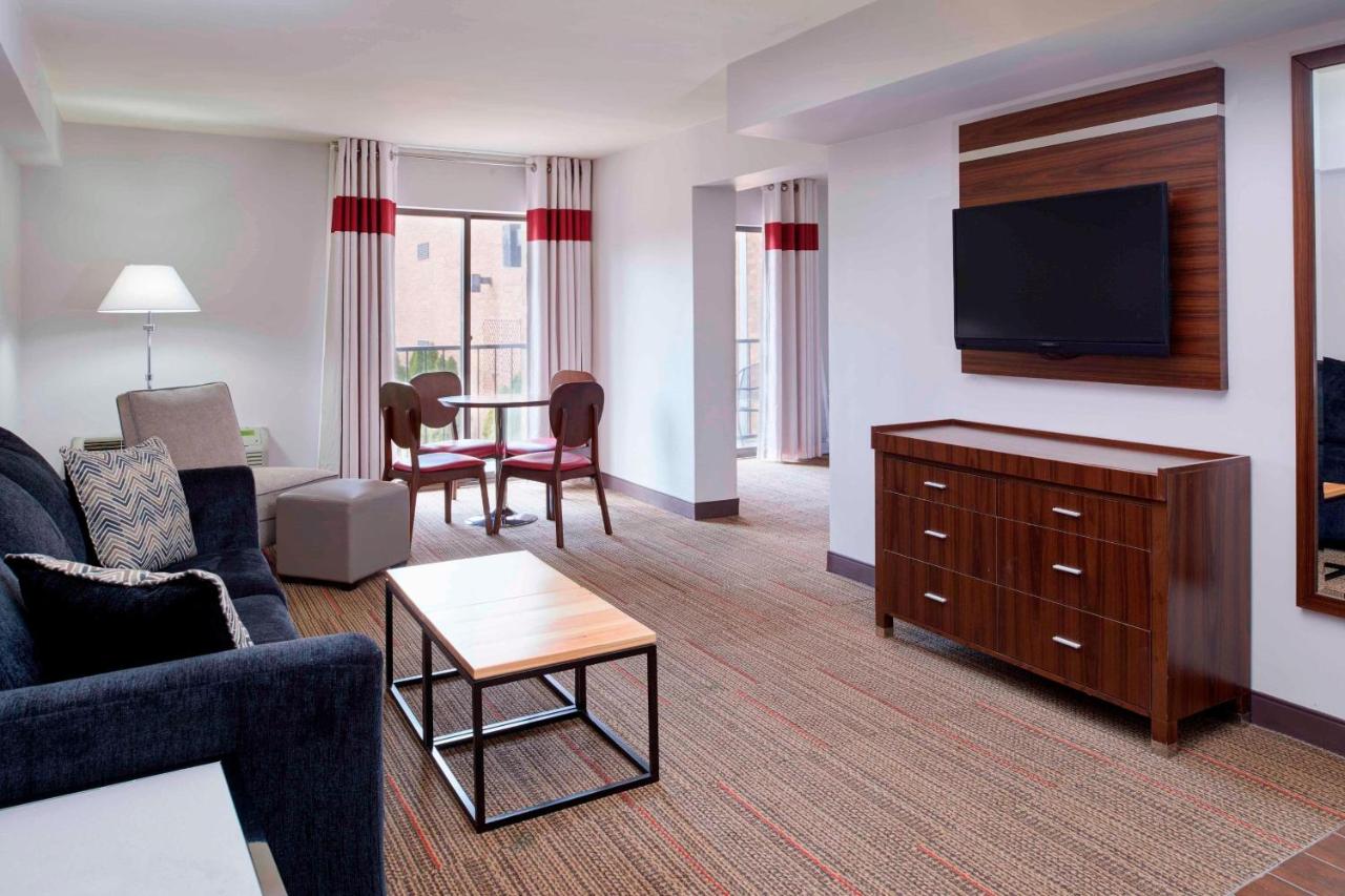 | Four Points by Sheraton Detroit Novi