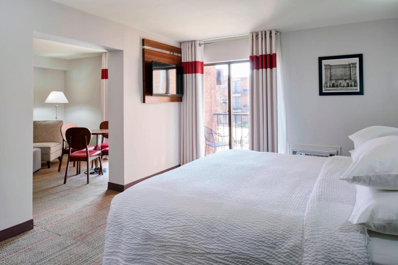 | Four Points by Sheraton Detroit Novi