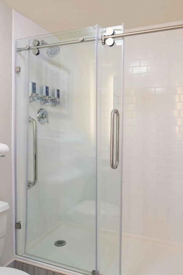 | Four Points by Sheraton Detroit Novi