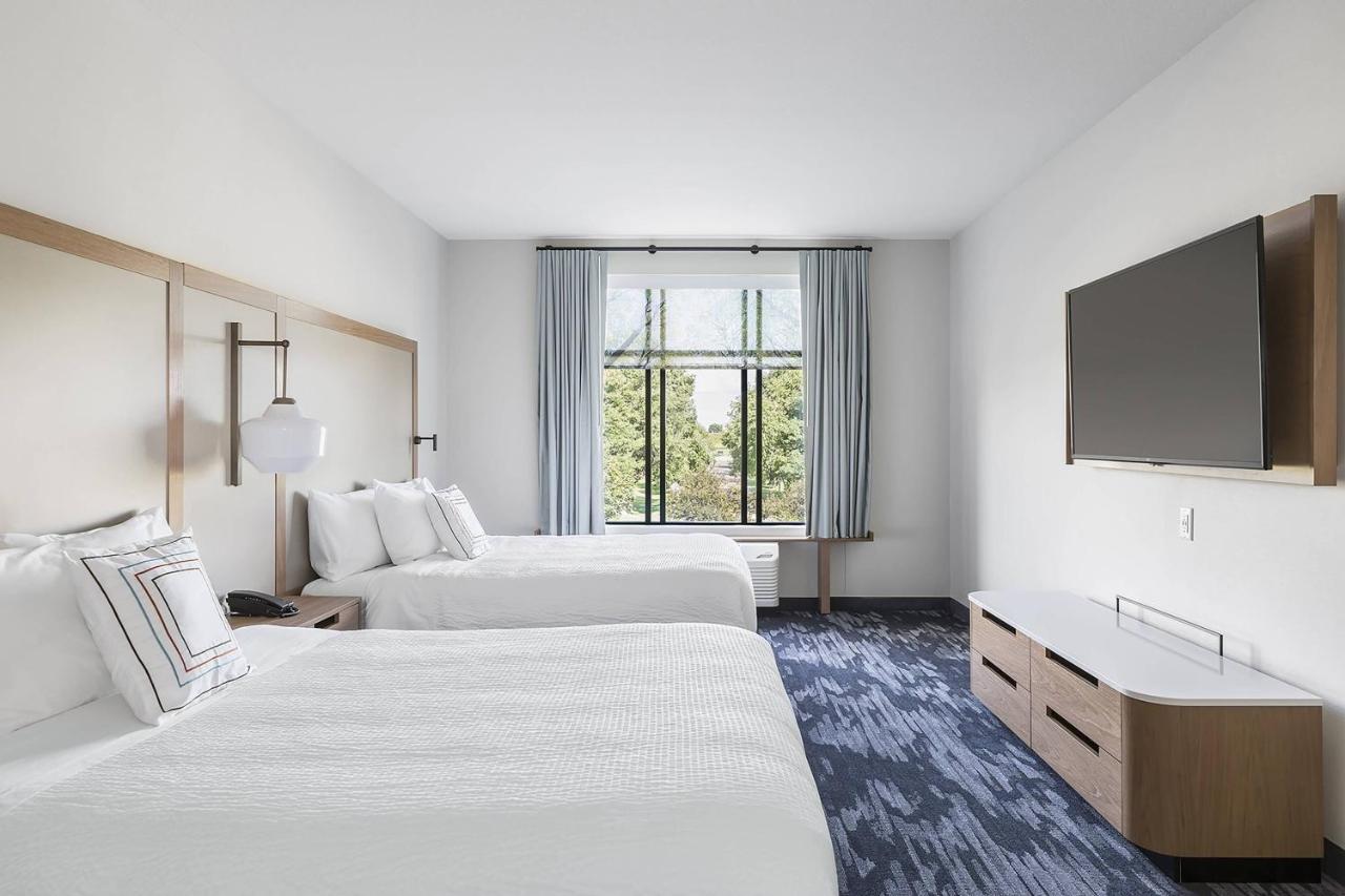 | Fairfield Inn & Suites by Marriott Minneapolis North/Blaine