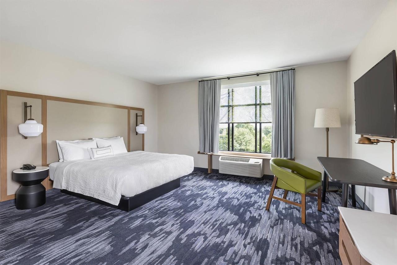 | Fairfield Inn & Suites by Marriott Minneapolis North/Blaine