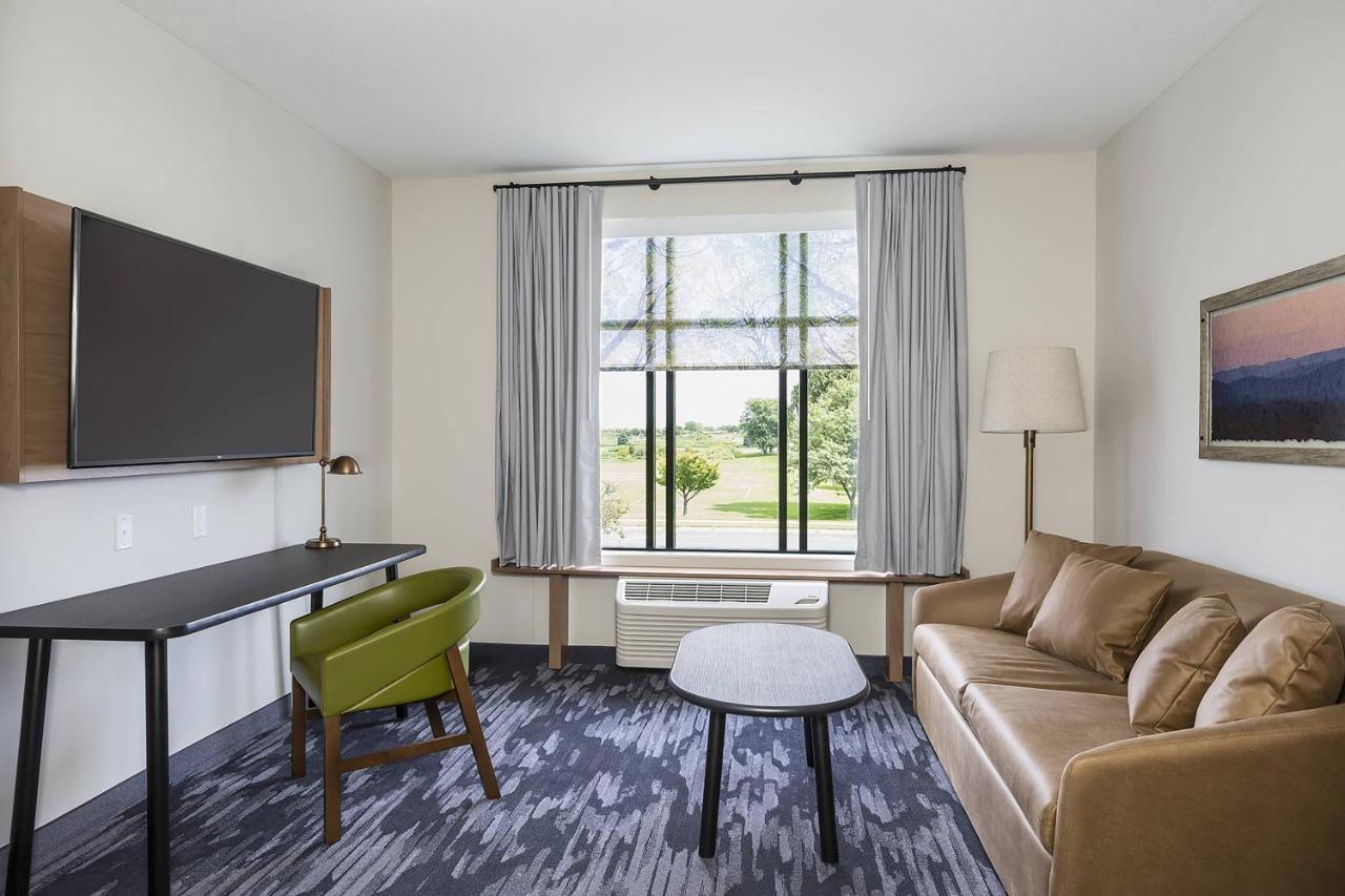 | Fairfield Inn & Suites by Marriott Minneapolis North/Blaine