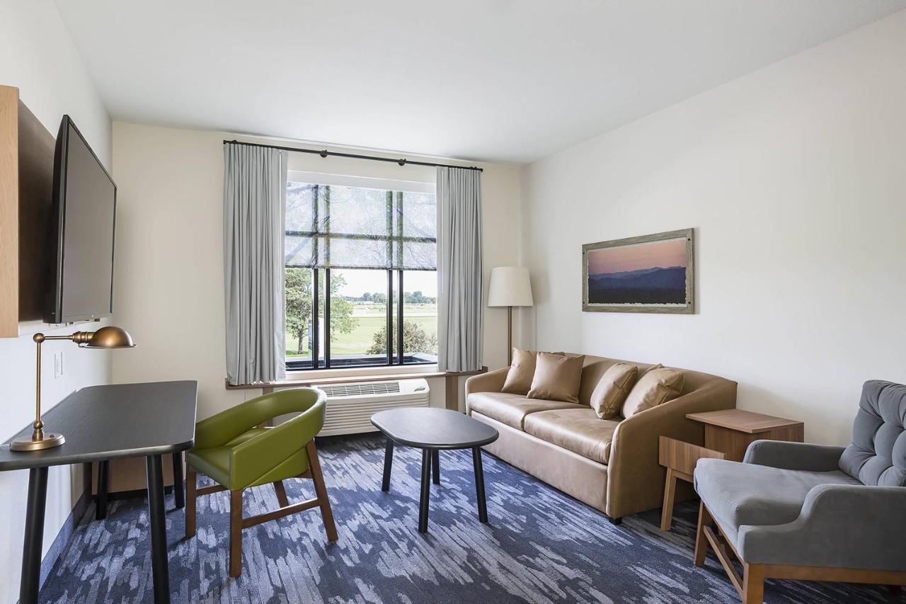 | Fairfield Inn & Suites by Marriott Minneapolis North/Blaine