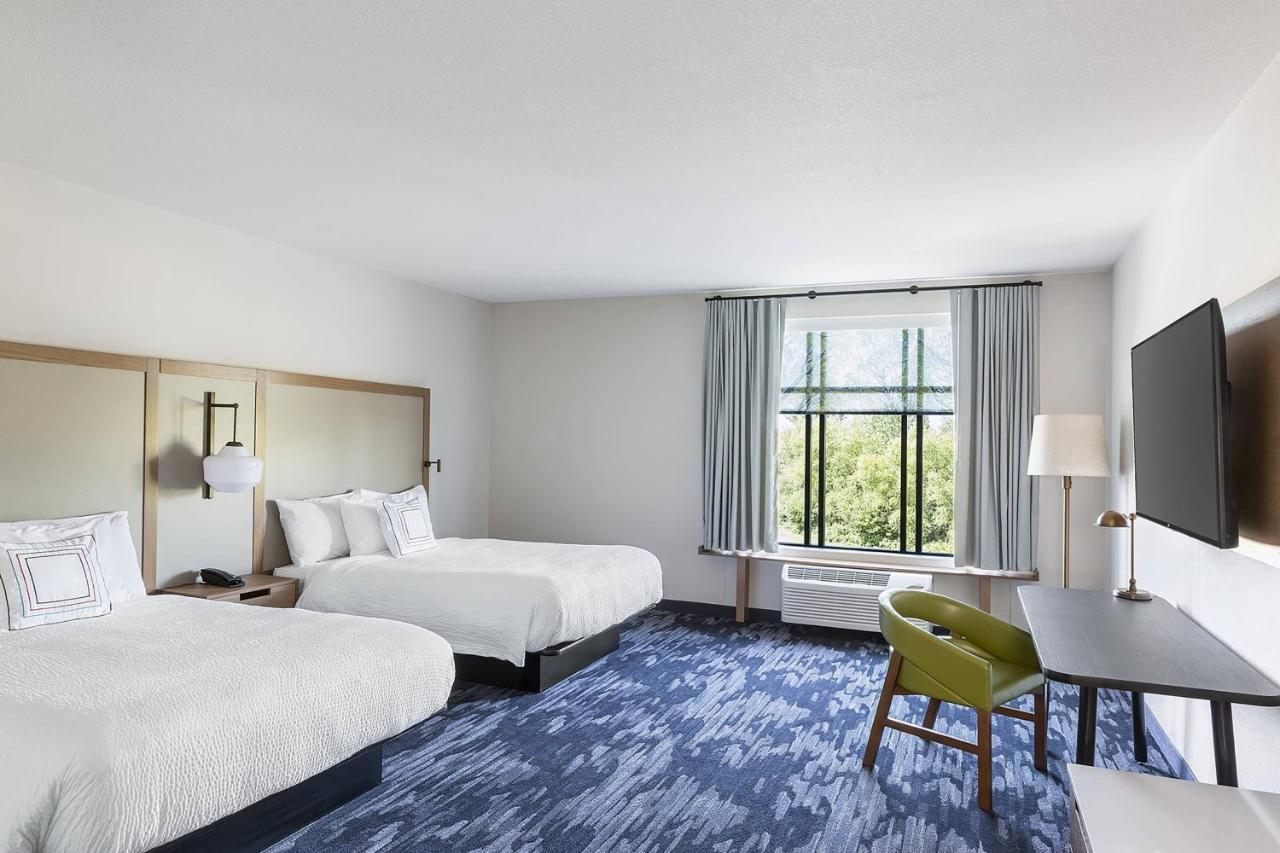 | Fairfield Inn & Suites by Marriott Minneapolis North/Blaine