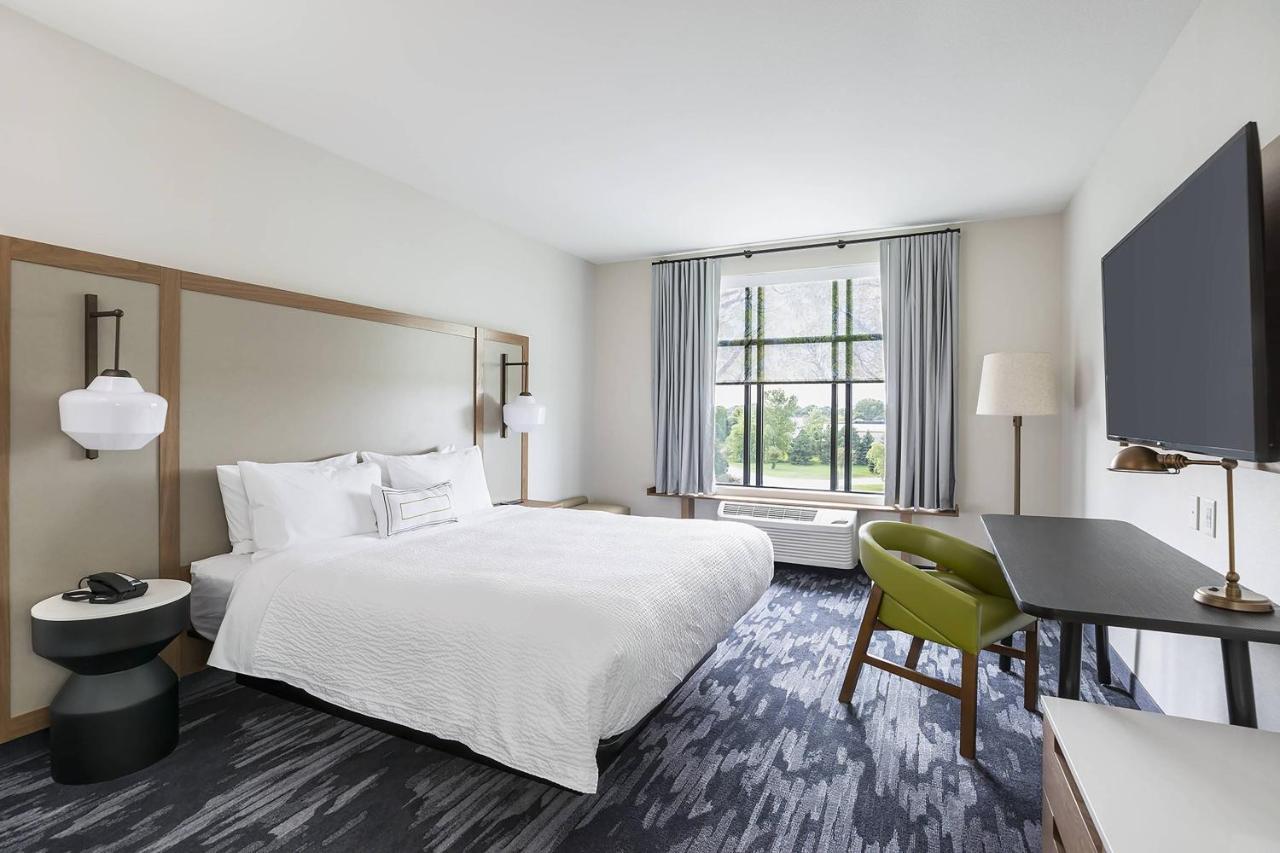 | Fairfield Inn & Suites by Marriott Minneapolis North/Blaine
