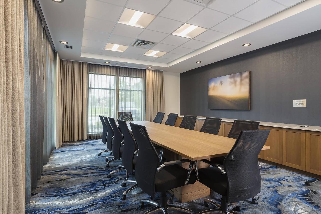 | Fairfield Inn & Suites by Marriott Minneapolis North/Blaine