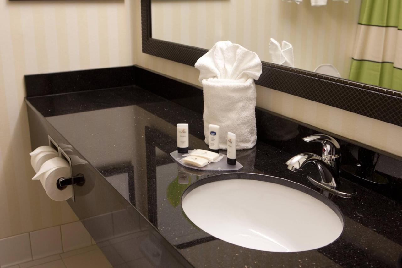 | Fairfield Inn & Suites by Marriott Memphis East/Galleria