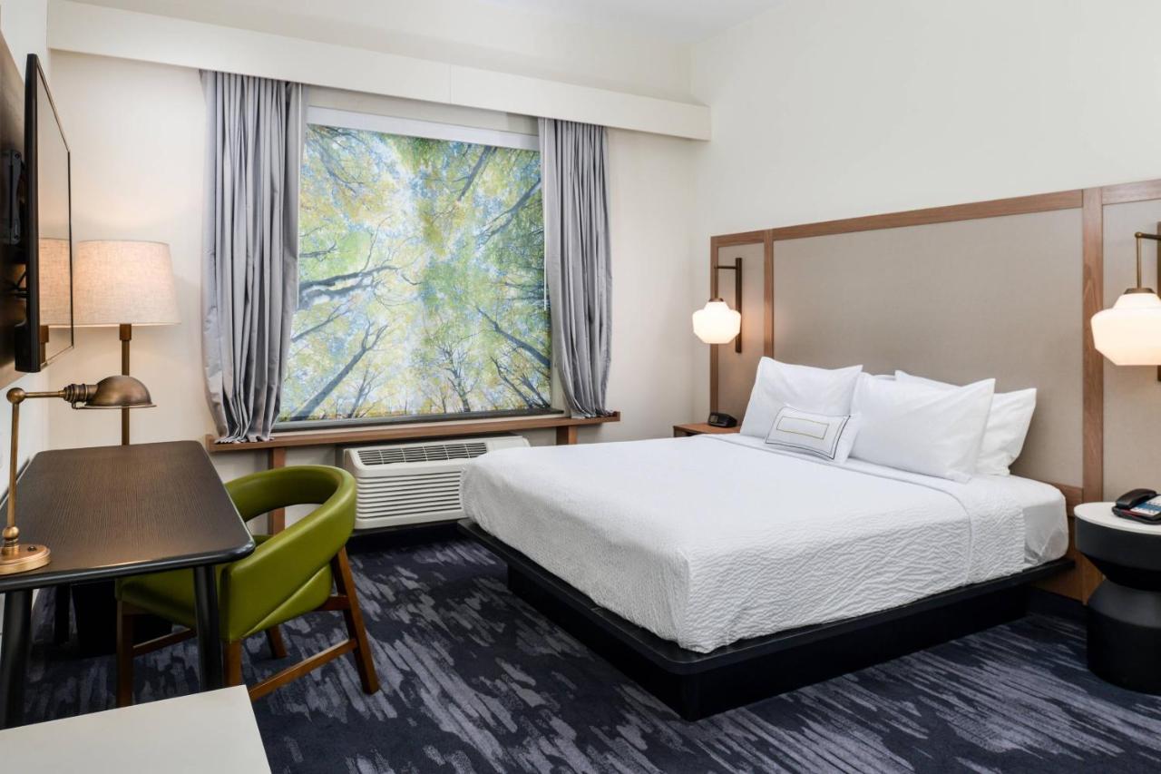 | Fairfield Inn & Suites by Marriott Staunton