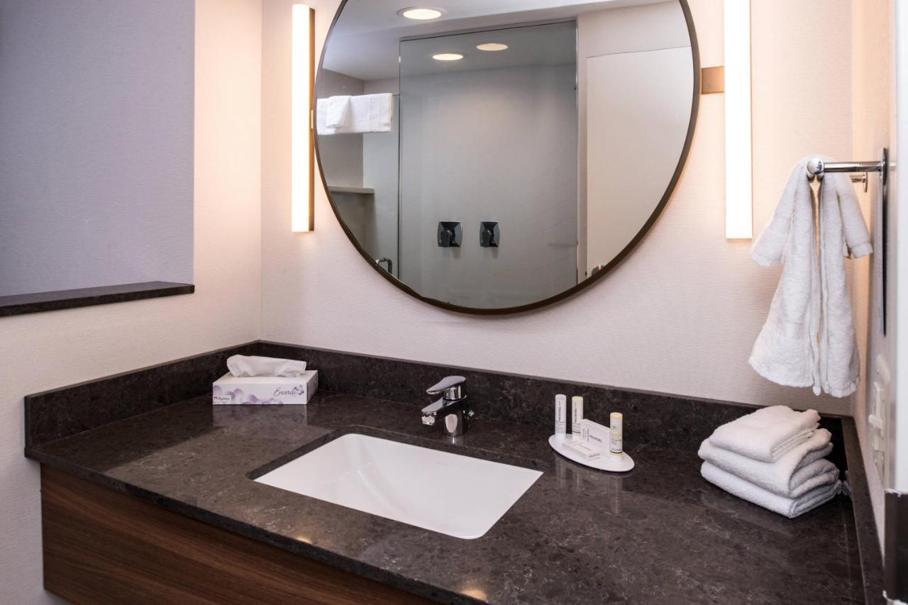 | Fairfield Inn & Suites by Marriott Staunton