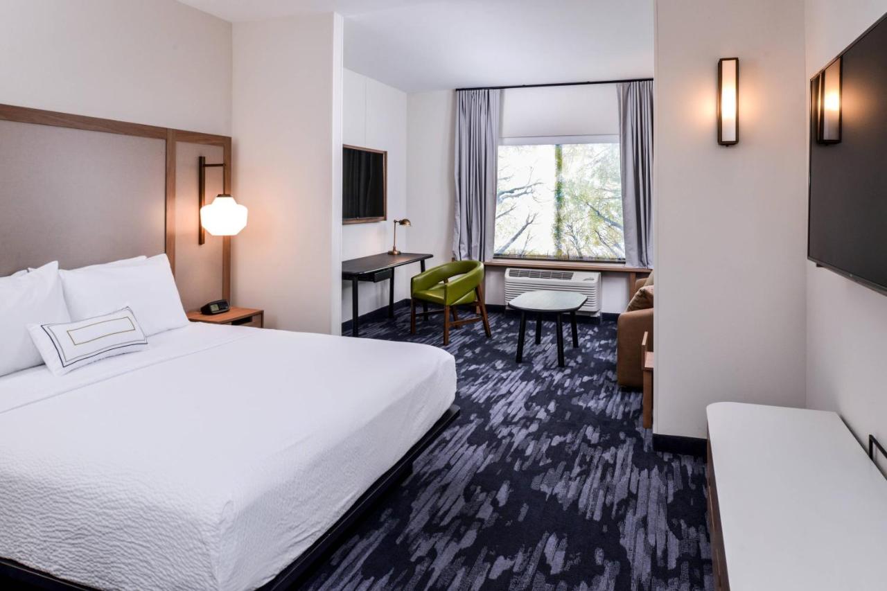 | Fairfield Inn & Suites by Marriott Staunton