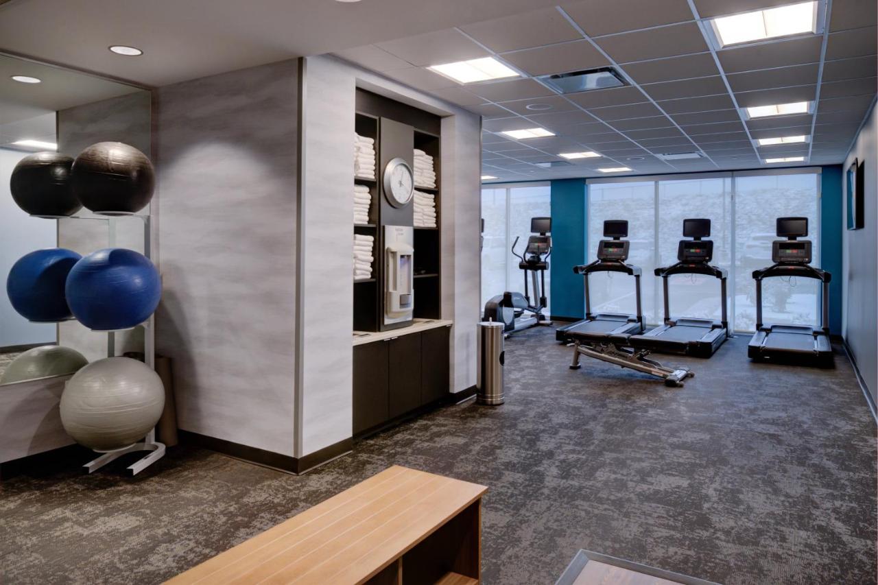 | Fairfield Inn & Suites by Marriott Staunton