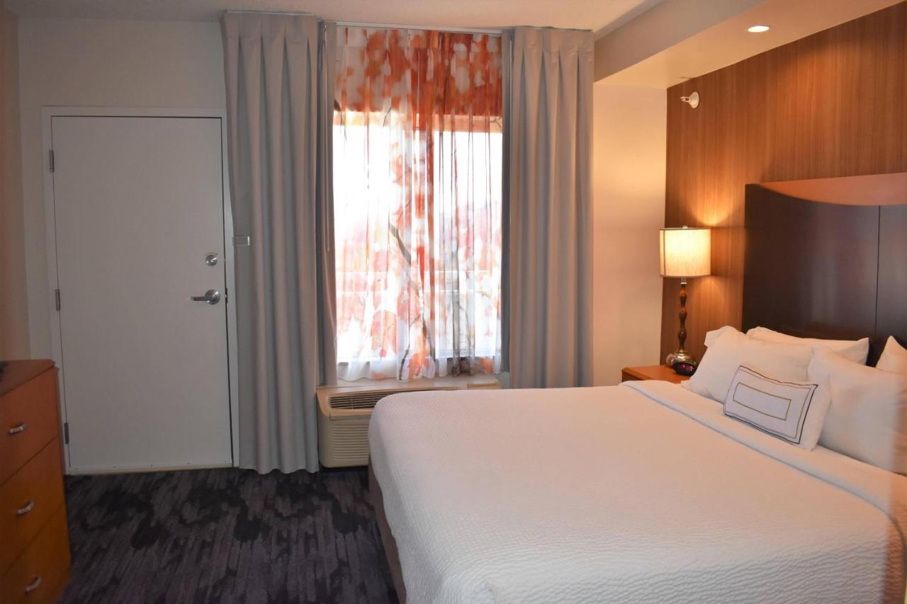 | Fairfield Inn & Suites Strasburg Shenandoah Valley