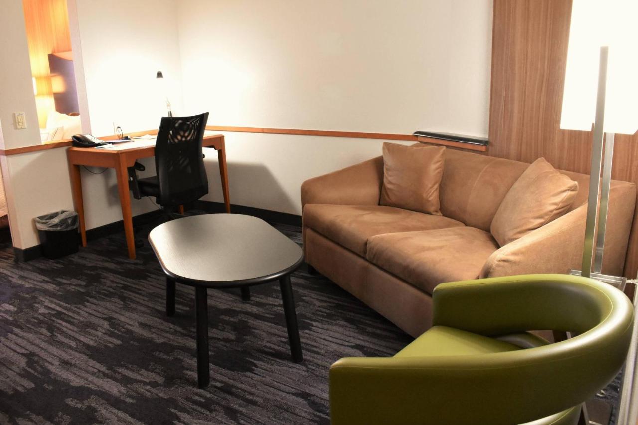 | Fairfield Inn & Suites Strasburg Shenandoah Valley