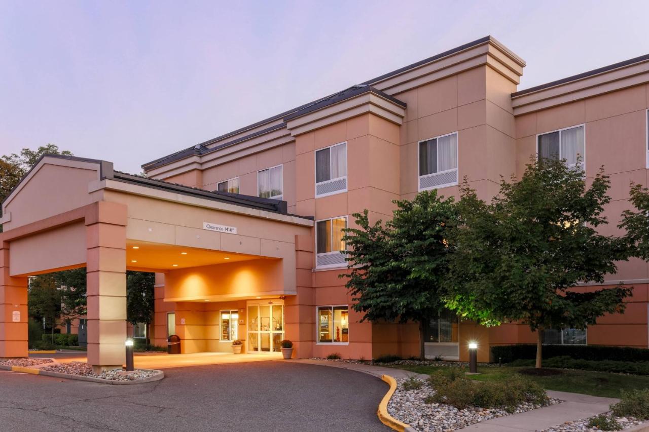 | Fairfield Inn & Suites by Marriott Mahwah