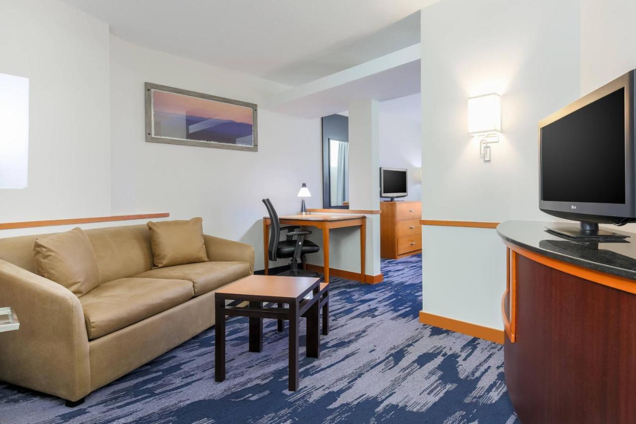 | Fairfield Inn & Suites by Marriott Mahwah