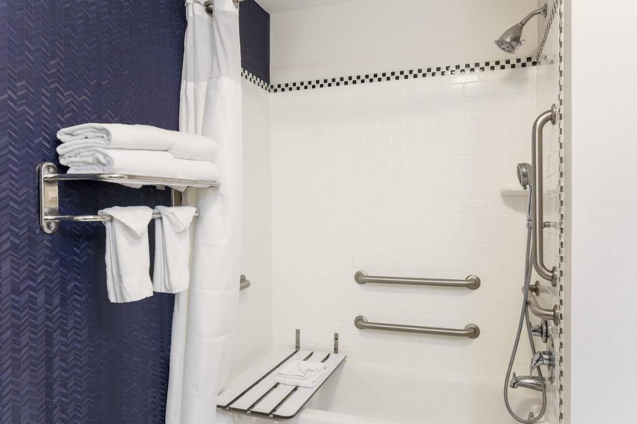 | Fairfield Inn & Suites by Marriott Mahwah