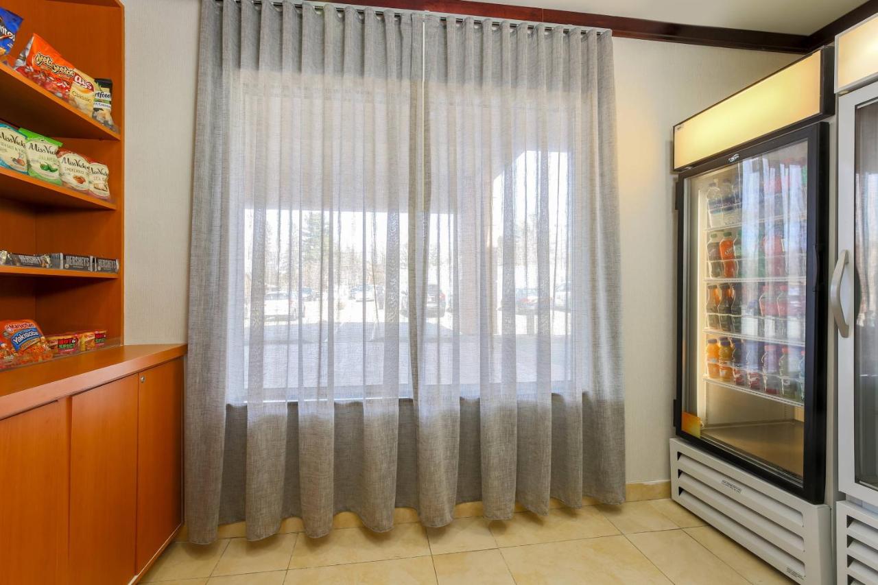| Fairfield Inn & Suites by Marriott Mahwah