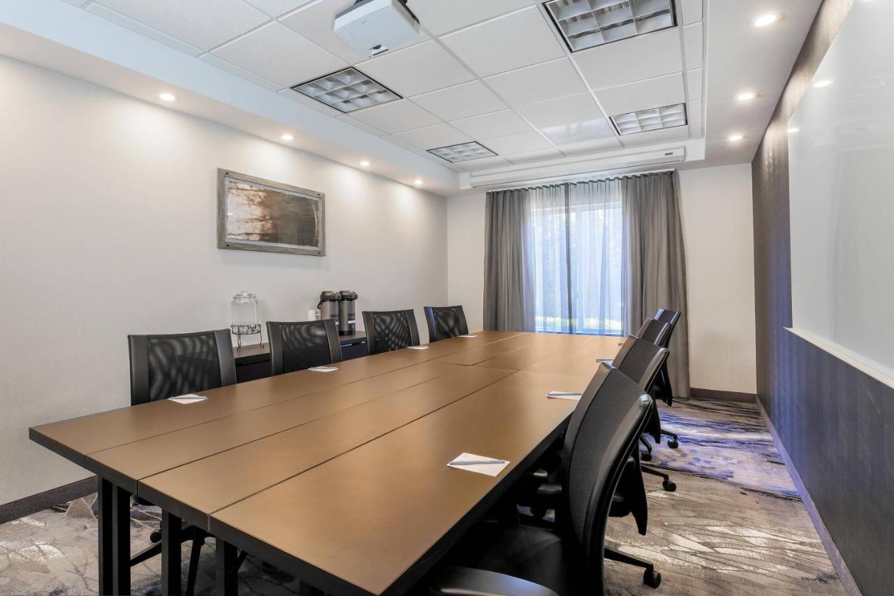 | Fairfield Inn & Suites by Marriott Mahwah