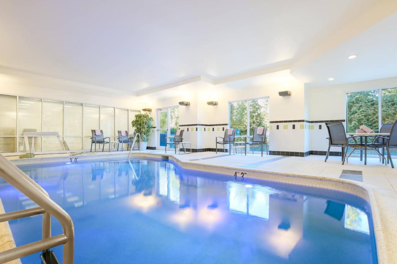 | Fairfield Inn & Suites by Marriott Mahwah