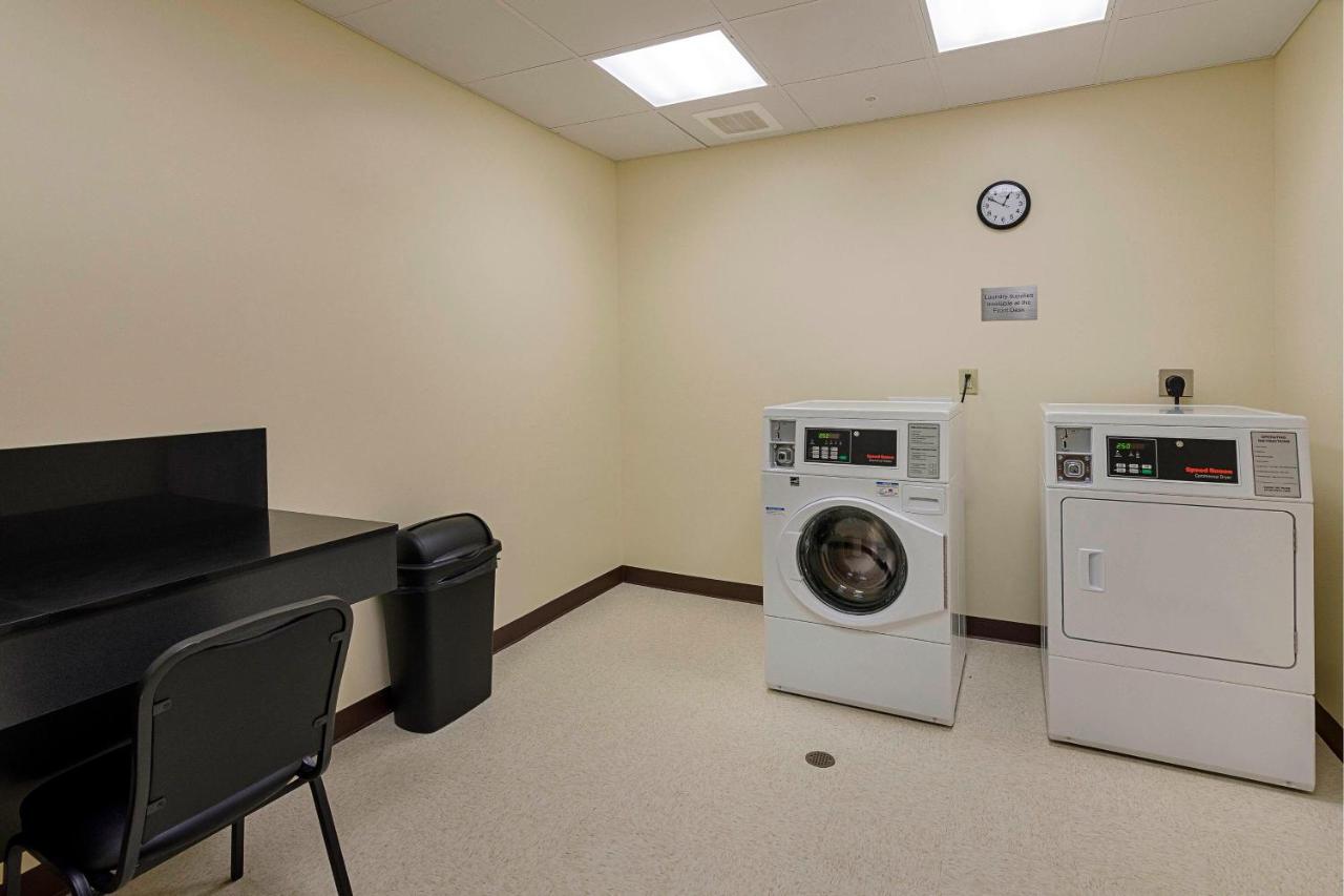 | Fairfield Inn & Suites by Marriott Abingdon