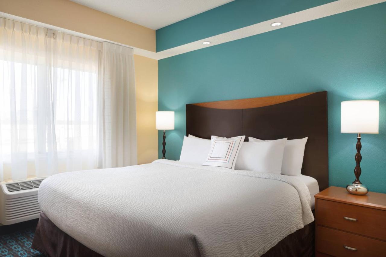 | Fairfield Inn & Suites by Marriott Minneapolis Bloomington/Mall of America