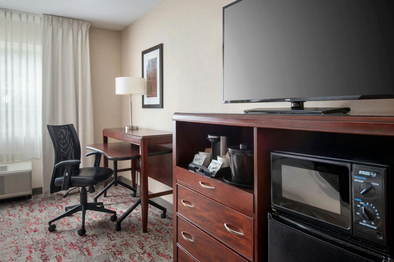 | Fairfield Inn & Suites by Marriott Great Barrington Lenox/Berkshires